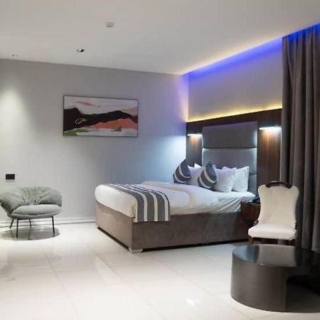 Gravity Hotels By Ace Owerri Buitenkant foto