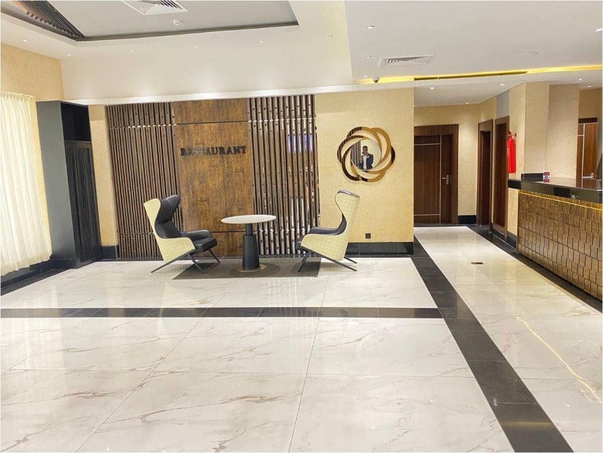 Gravity Hotels By Ace Owerri Buitenkant foto