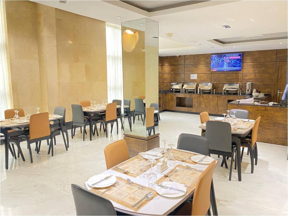 Gravity Hotels By Ace Owerri Buitenkant foto