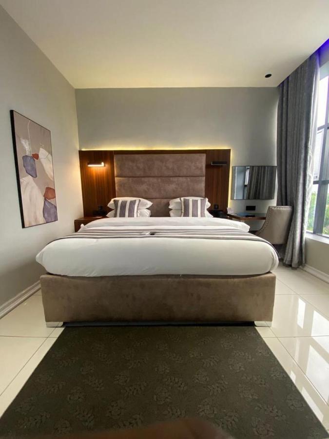 Gravity Hotels By Ace Owerri Buitenkant foto