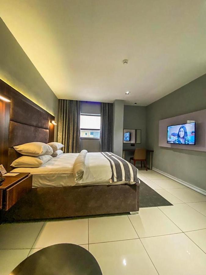 Gravity Hotels By Ace Owerri Buitenkant foto